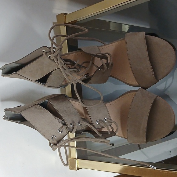 Torrid H taupe eyelet caged plat heels - Picture 2 of 11